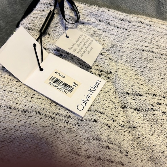 Calvin Klein skirt - Picture 5 of 5